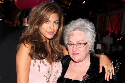 who are eva mendes parents